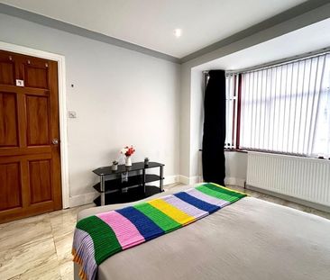 Room in a Shared House, Mount Pleasant, HA0 - Photo 1