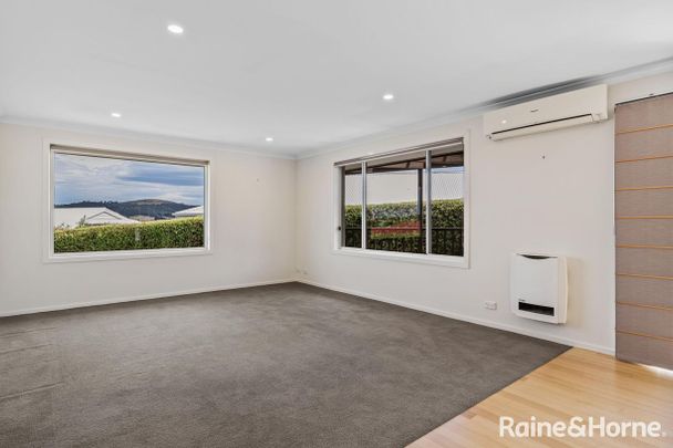 Generous Family Home in the Heart of Kingston! - Photo 1