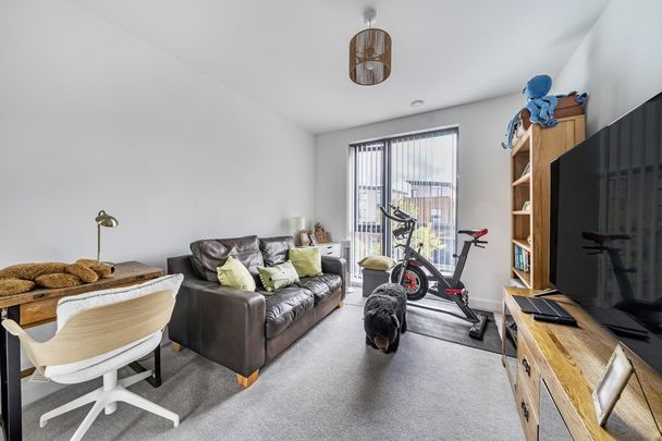 5 bedroom detached house to rent - Photo 1