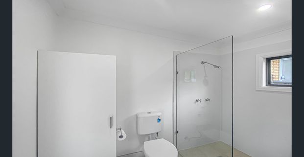 An Inspired Blend of Comfort and Contemporary Design - Photo 1