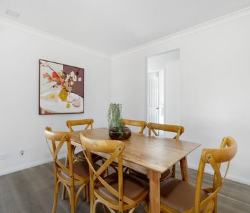 Family Living in Prime Huntingdale Location - $800 per week - Photo 6