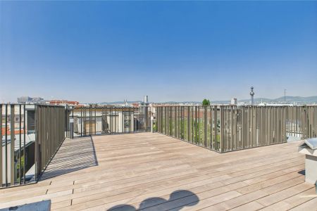 NÄHE U4 FRIEDENSBRÜCKE - DACHTERRASSE - 3 ZIMMER DACHGESCHOSS WOHNUNG - Photo 2