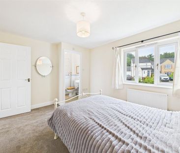 3 bedroom detached house to rent - Photo 4