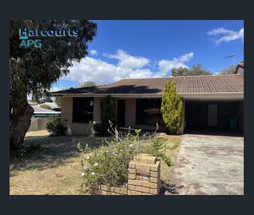 *Neat & tidy 3 bedroom 1 bathroom duplex unit. Close to the beach a... - Photo 5