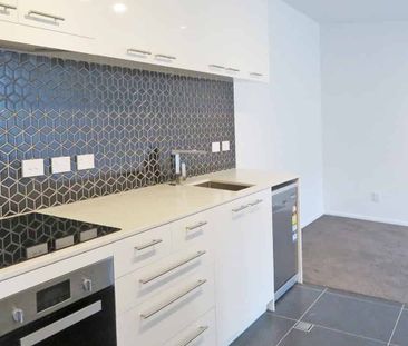 THE FIREMAN'S APARTMENTS - PETONE - Photo 2