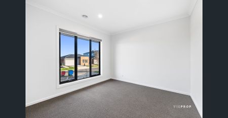 WONDERFUL HOME WITH AMENITIES! - Photo 4