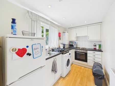 1 BED Flat To rent - Photo 5