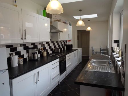 St. Catherines Grove Room 3 - Photo 5