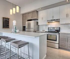 1 room apartment of 98m² in Gatineau - Photo 2
