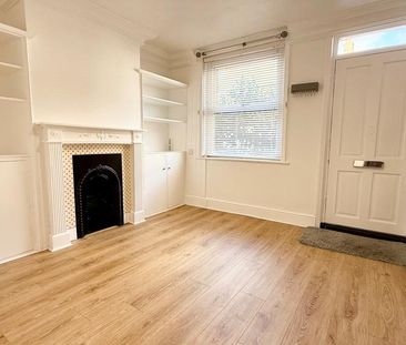 2 bedroom terraced house to rent - Photo 4