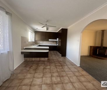 Spacious Home With 2 x Sheds - Photo 4