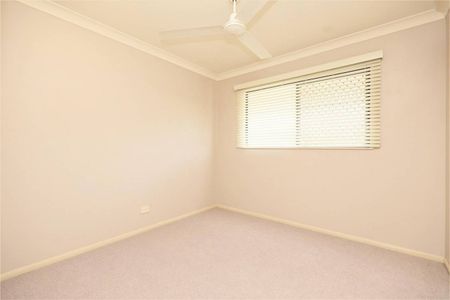 Huge Townhouse in Amazing Complex - Pool and Tennis - 6 MONTH Lease Only - Photo 4