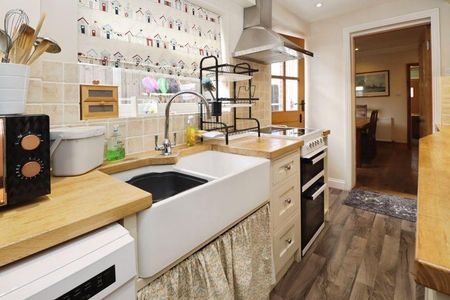 3 bedroom terraced house to rent - Photo 4