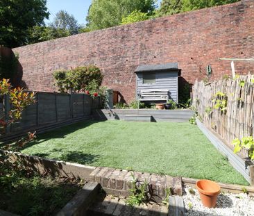 2 bedroom terraced house to rent - Photo 5