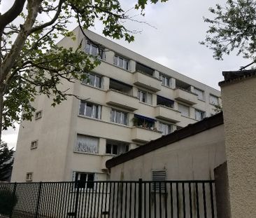 Location Appartement 3 pièces 63m² LA VARENNE ST HILAIRE 94210 - Photo 5