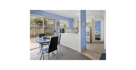 Riverside Retreat With City Views – Your Coastal Lifestyle Awaits! 5/41 Peninsular Drive, Surfers Paradise - Photo 4