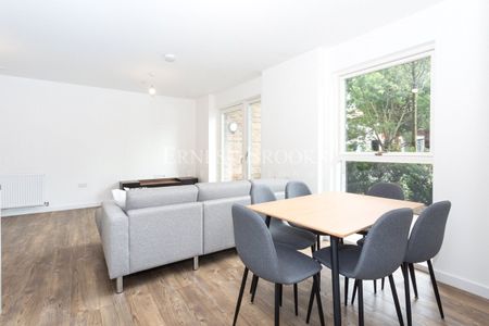 Ron Leighton Way, E6 1FF - Photo 3