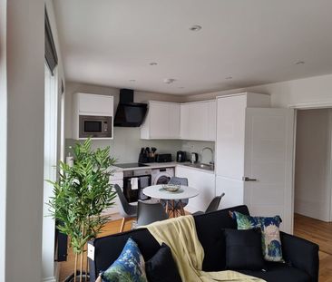 Livery Close - Photo 5