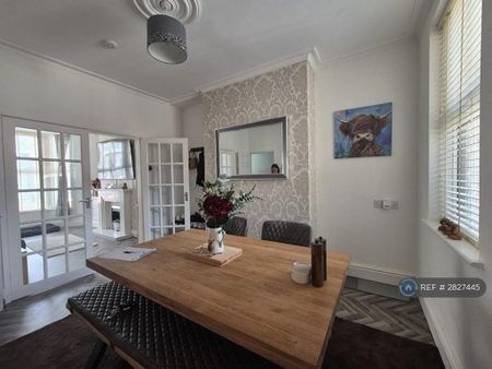 3 bedroom terraced house to rent - Photo 3