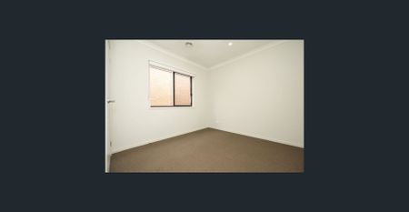 4 Bedroom Family House! - Photo 3