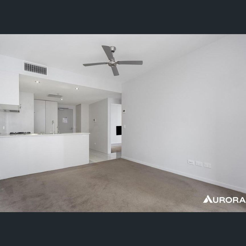 Elevated Brisbane Living with Panoramic City Views - Photo 1