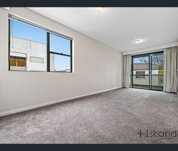 Spacious One-Bedroom with Balcony in Prime Marrickville Pocket! - Photo 4