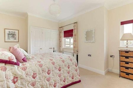 West Court, Hollins Hall, Killinghall, Harrogate, HG3 - Photo 4