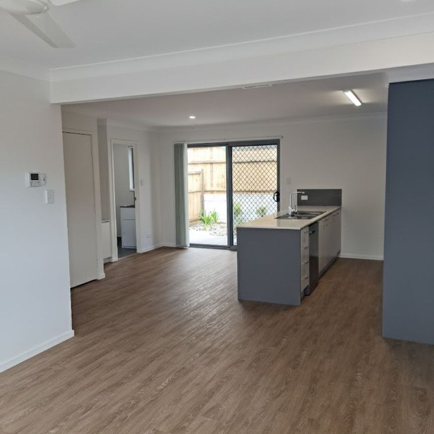 Avail 16/01/26-3 BED 2 BATH TOWNHOUSE WITH FULLY DUCTED AIR - Photo 1