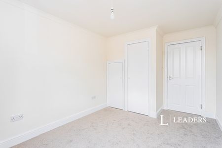 2 bedroom apartment to rent Cliffe High Street, Lewes - Photo 2