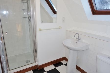 3 bedroom detached house to rent - Photo 3
