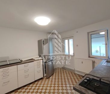 Apartament nemobilat, 3 camere, curte comuna, Zona Mehala Timisoara - Photo 6