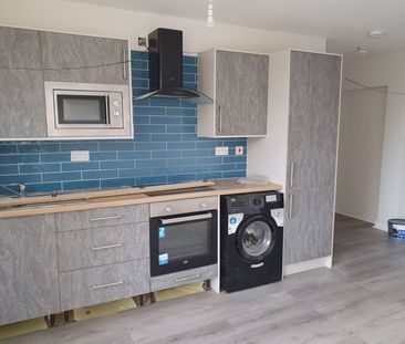 Flat 2, Hayden House, 5A Alcester Road, Studley. - Photo 3