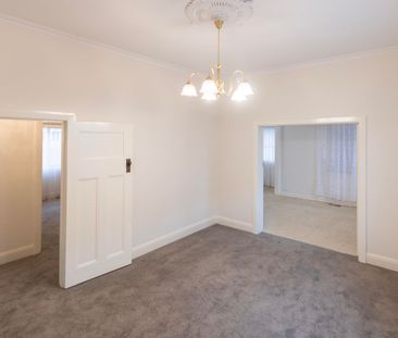 Coburg Residence to Call Home - Photo 4