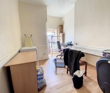 3 bedroom end of terrace house to rent - Photo 6