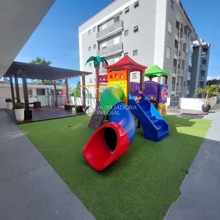 Apartamento com 2 quartos e 75m² para alugar em Centro, São José. - Foto 1