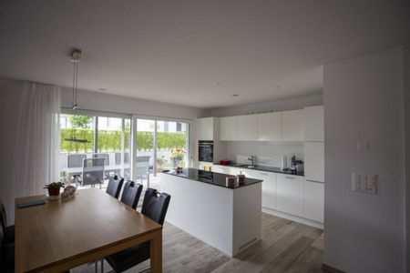 Generous 3.5-room apartment with 2 bathrooms and large terrace - Photo 3