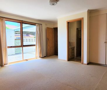 Family home in Blackburn North - Photo 5