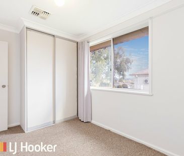 Comfortable Family Home with Renovated Bathroom - Photo 3