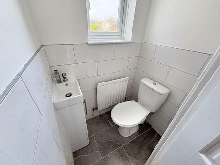 3 bed semi-detached house to rent in NE38 - Photo 2