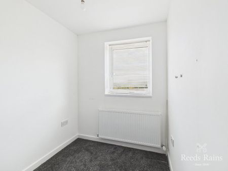 4 bedroom detached house to rent - Photo 2