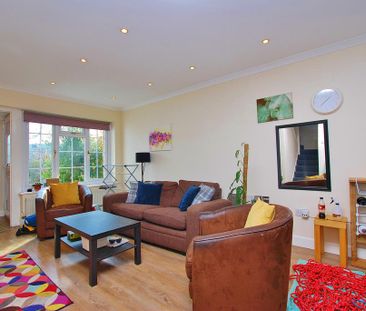 4 bedroom semi-detached house to rent - Photo 2