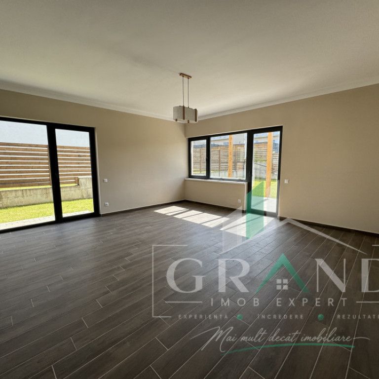 OPORTUNITATE!Casă individuală | 4 camere | 3 băi | Garaj - Photo 1