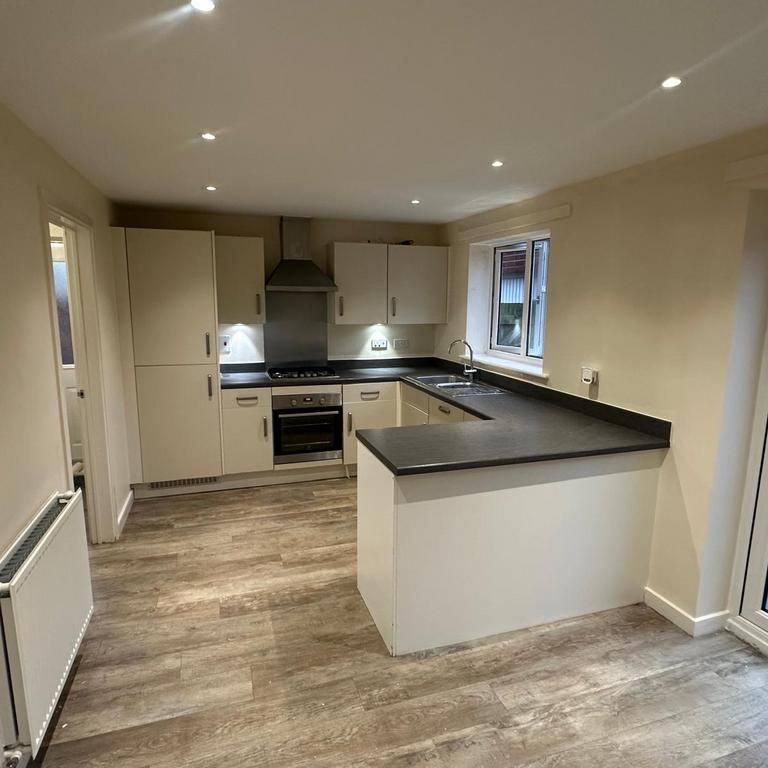 3 bedroom detached house to rent - Photo 1