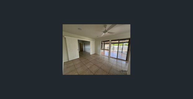 BEACHSIDE LIVING IN THE HEART OF PALM BEACH – POOL, SPACE & LOCATION! - Photo 1