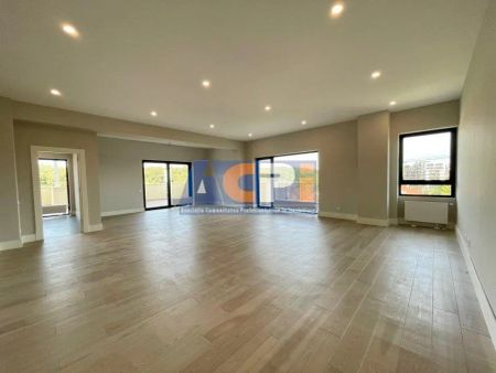 Penthouse Triana Pipera Complex 4 camere 188mp - Fotografie 2