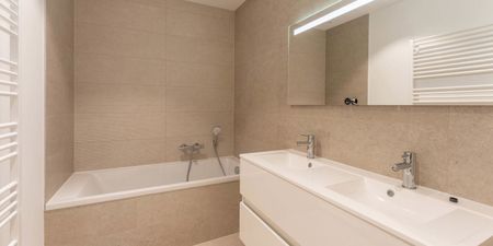 Appartement te huur in Waterloo voor € 1.750 met 3 slaapkamers - Photo 3