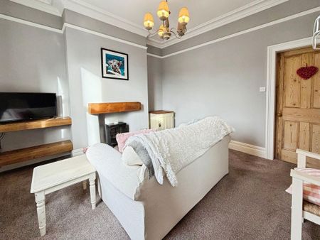 3 bedroom terraced house to rent - Photo 5