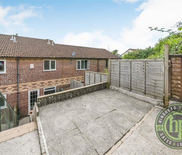 2 bedroom end of terrace house to rent - Photo 2