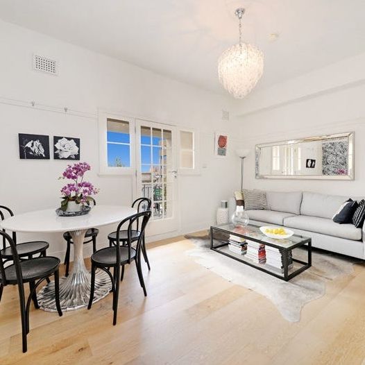 Spacious 2-Bedroom Apartment in Prime Darlinghurst Location - Photo 1