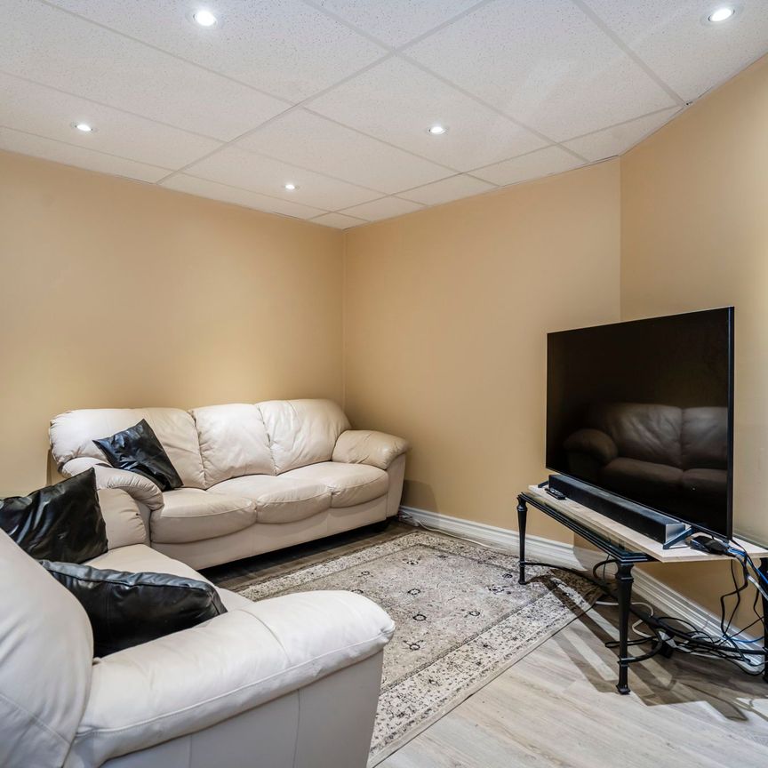 For Lease - 5 Hallen Drive Unit# Lower Unit, Penetanguishene, Ontario - Photo 1